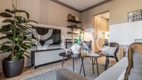 Sala d'estar de Apartament de lloguer en  Madrid Capital amb Aire condicionat, Calefacció i Moblat