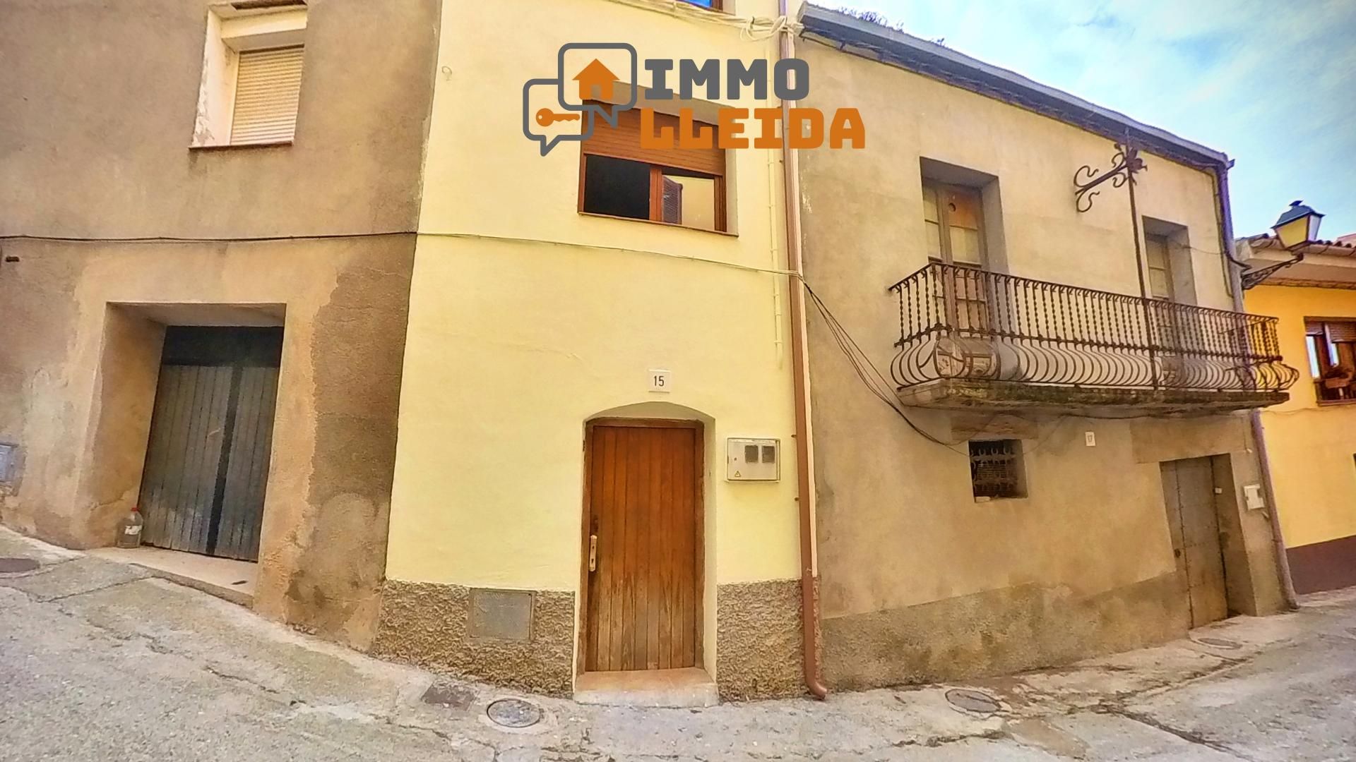 Vista exterior de Casa adosada en venda en Montgai amb Traster i Internet