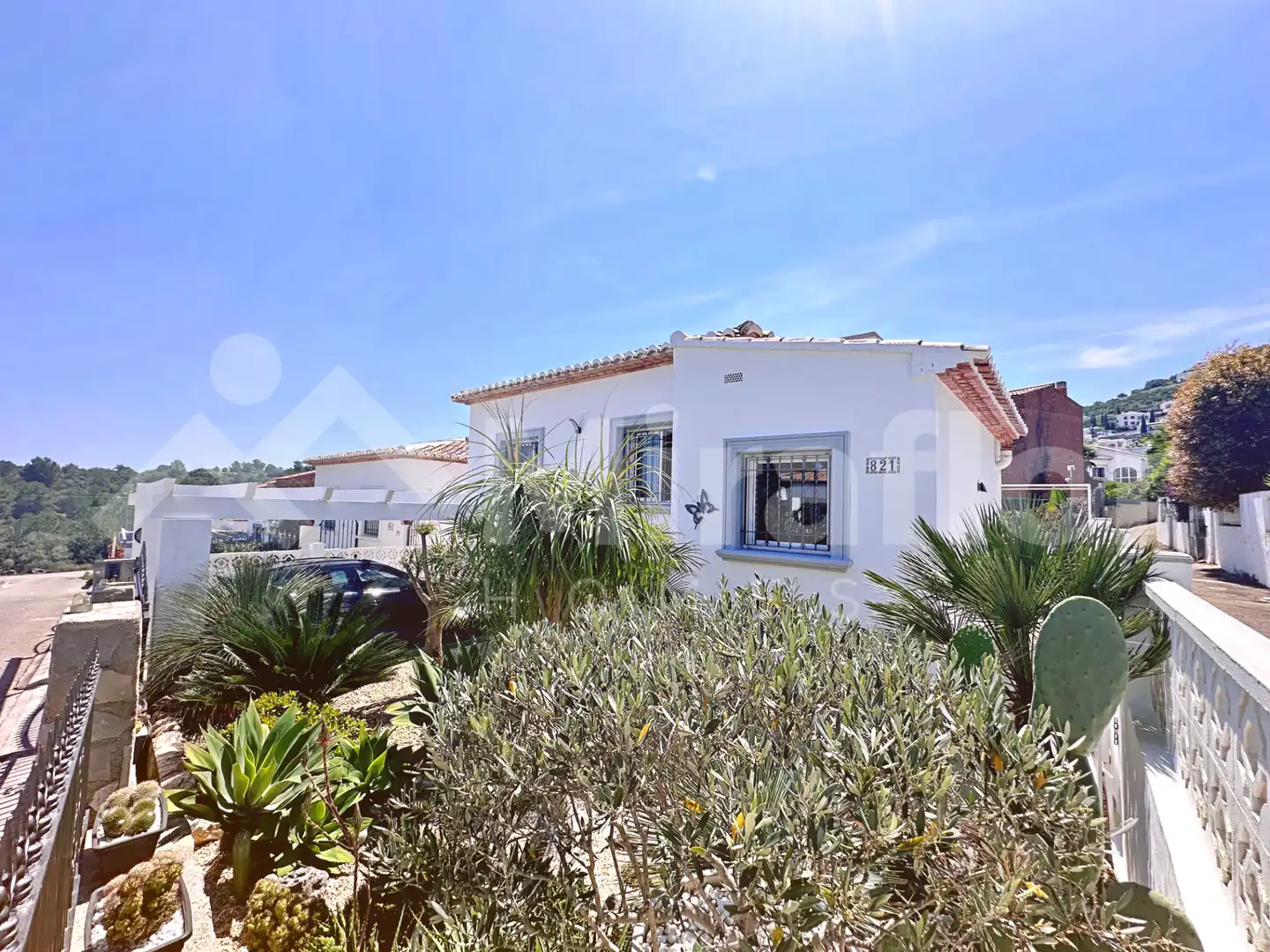 Vista exterior de Casa o xalet en venda en El Ràfol d'Almúnia amb Aire condicionat, Calefacció i Jardí privat