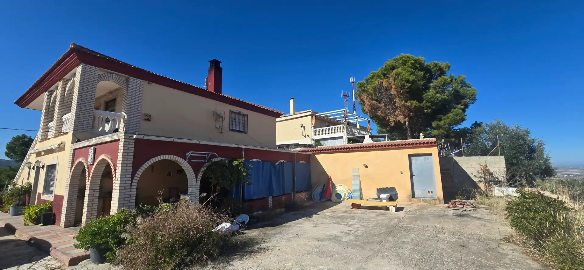 Vista exterior de Casa o xalet en venda en Jaén amb Aire condicionat, Jardí privat i Piscina