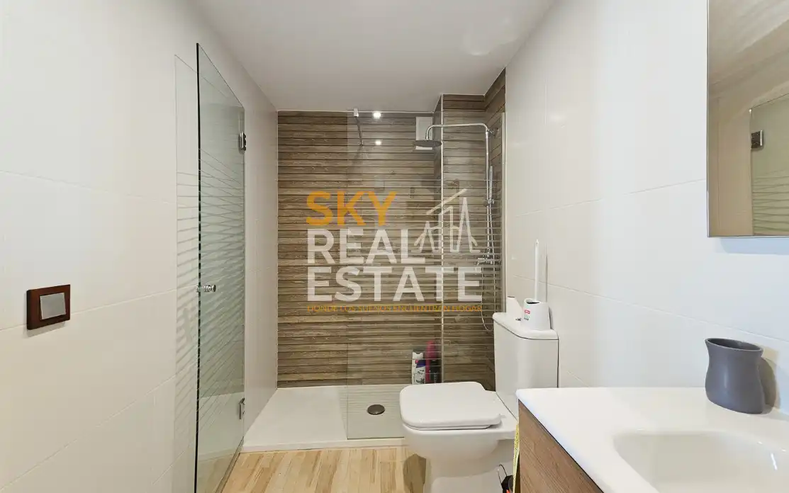 Baño de Piso en venta en Cullera con Terraza, Piscina y Amueblado