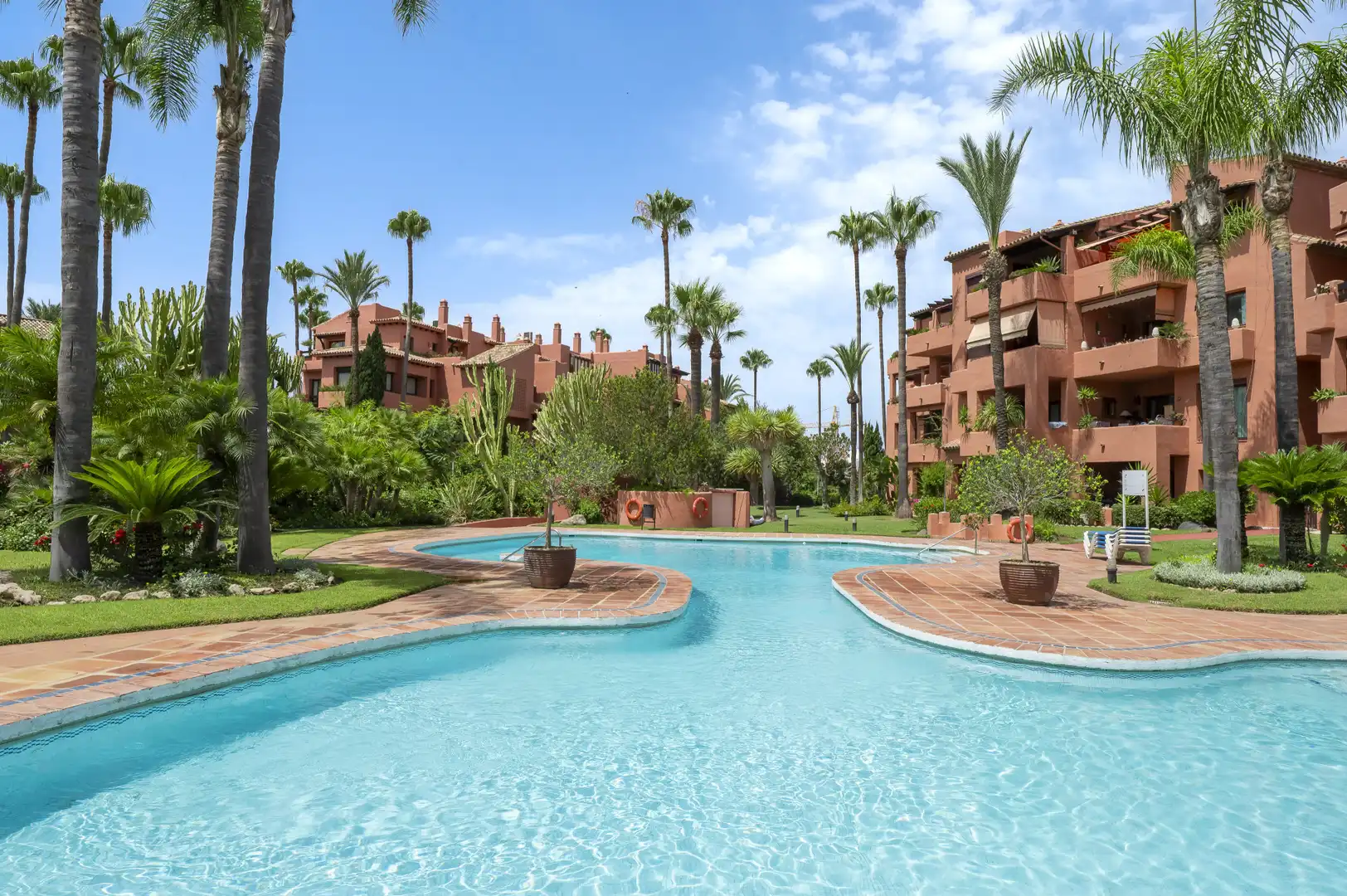 Jardí de Àtic en venda en Marbella amb Aire condicionat, Terrassa i Traster