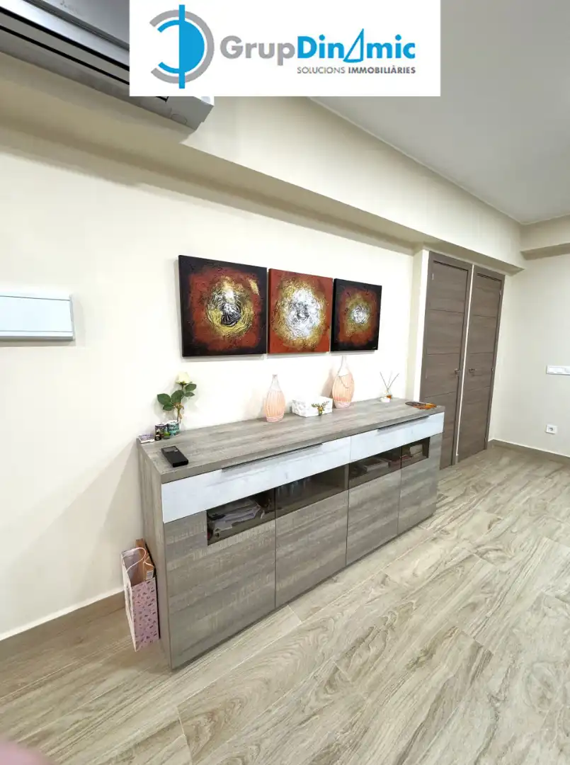 Living room of Flat for sale in Palamós  with Air Conditioner, Heating and Parquet flooring