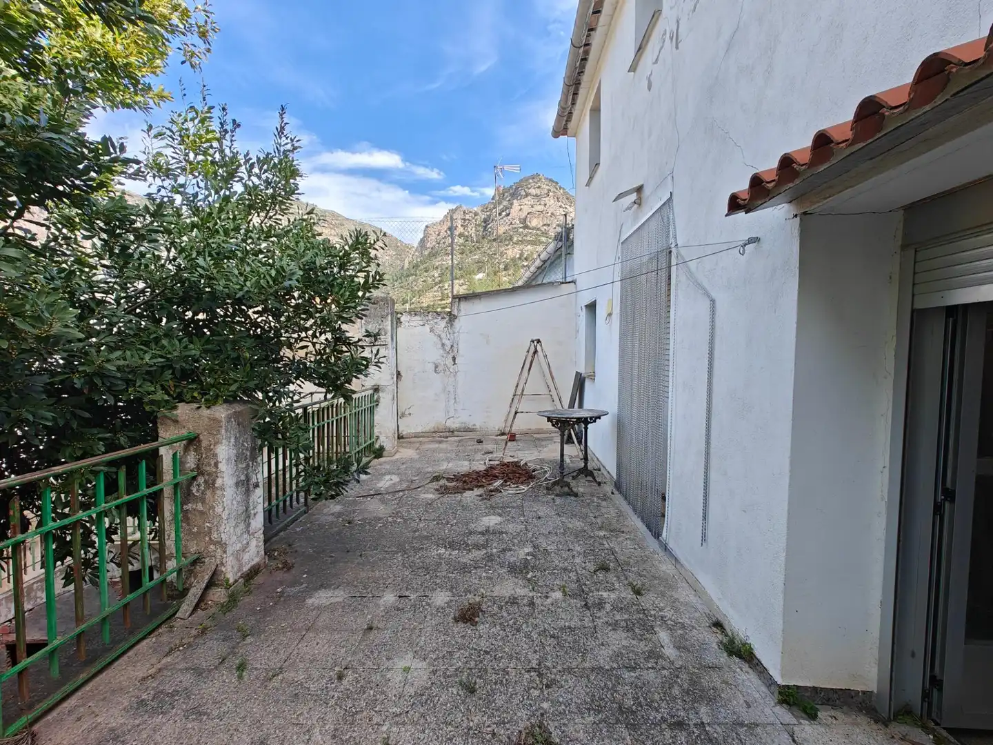 Vista exterior de Edificio en venta en Dos Aguas