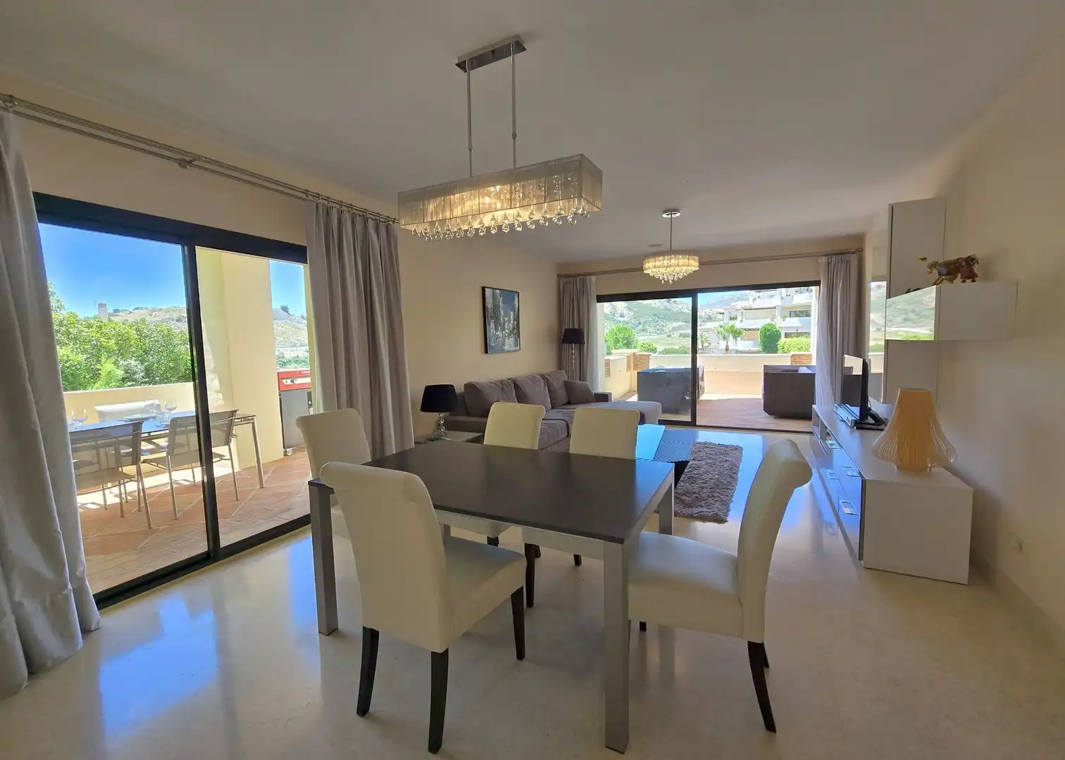 Dining room of Flat for sale in Benahavís  with Air Conditioner, Furnished and TV