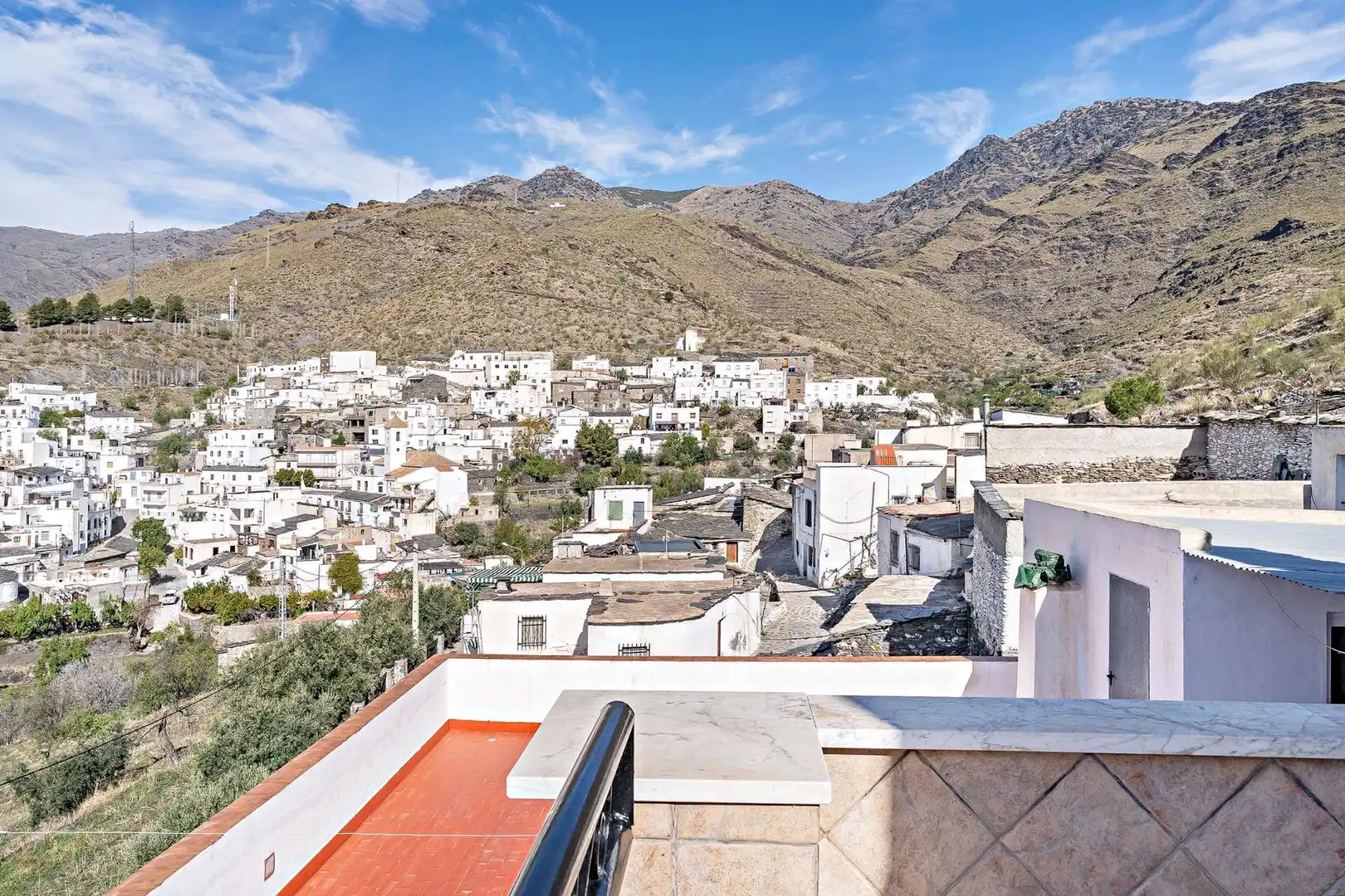 Vista exterior de Àtic en venda en Velefique amb Aire condicionat, Calefacció i Jardí privat