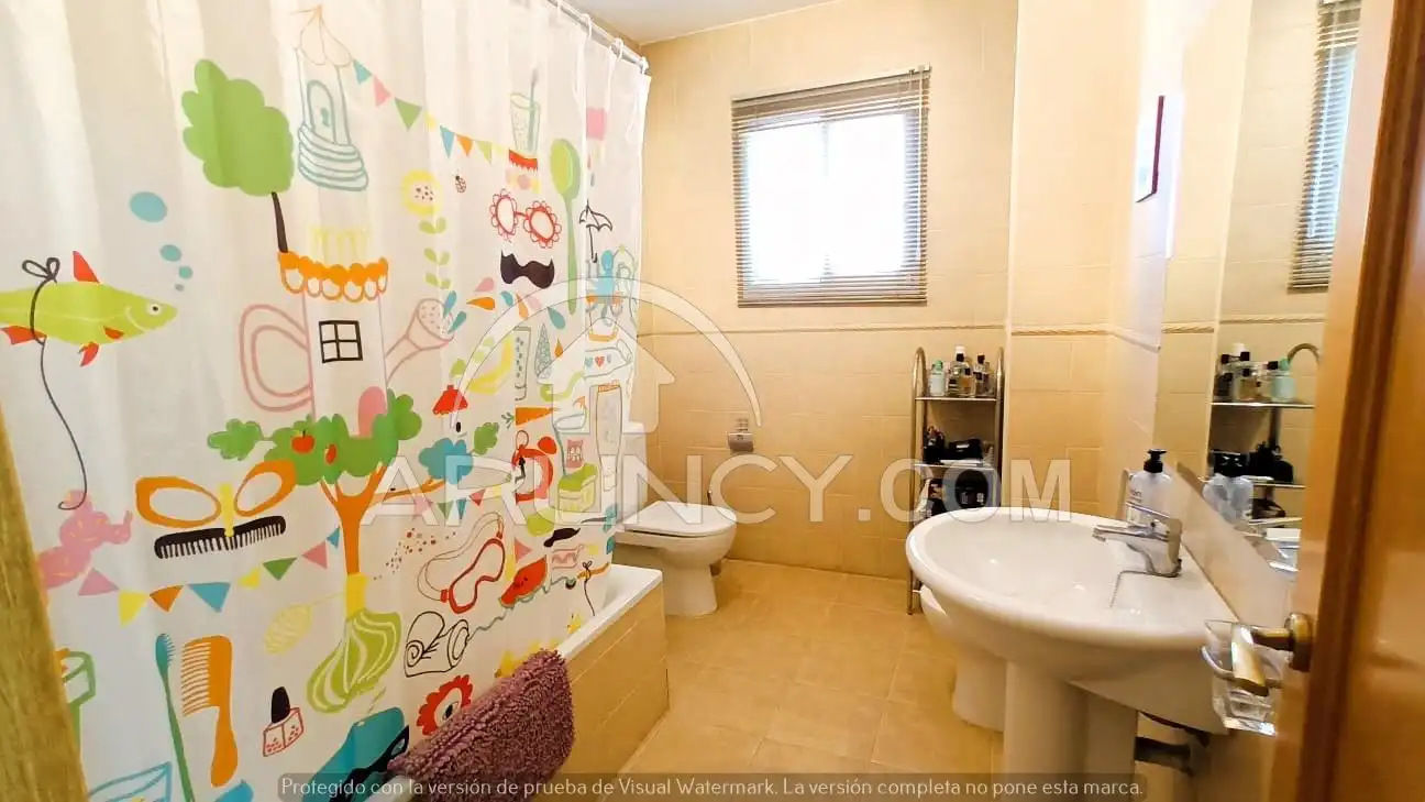 Bany de Casa o xalet en venda en Alcalá de Guadaira amb Aire condicionat, Jardí privat i Terrassa