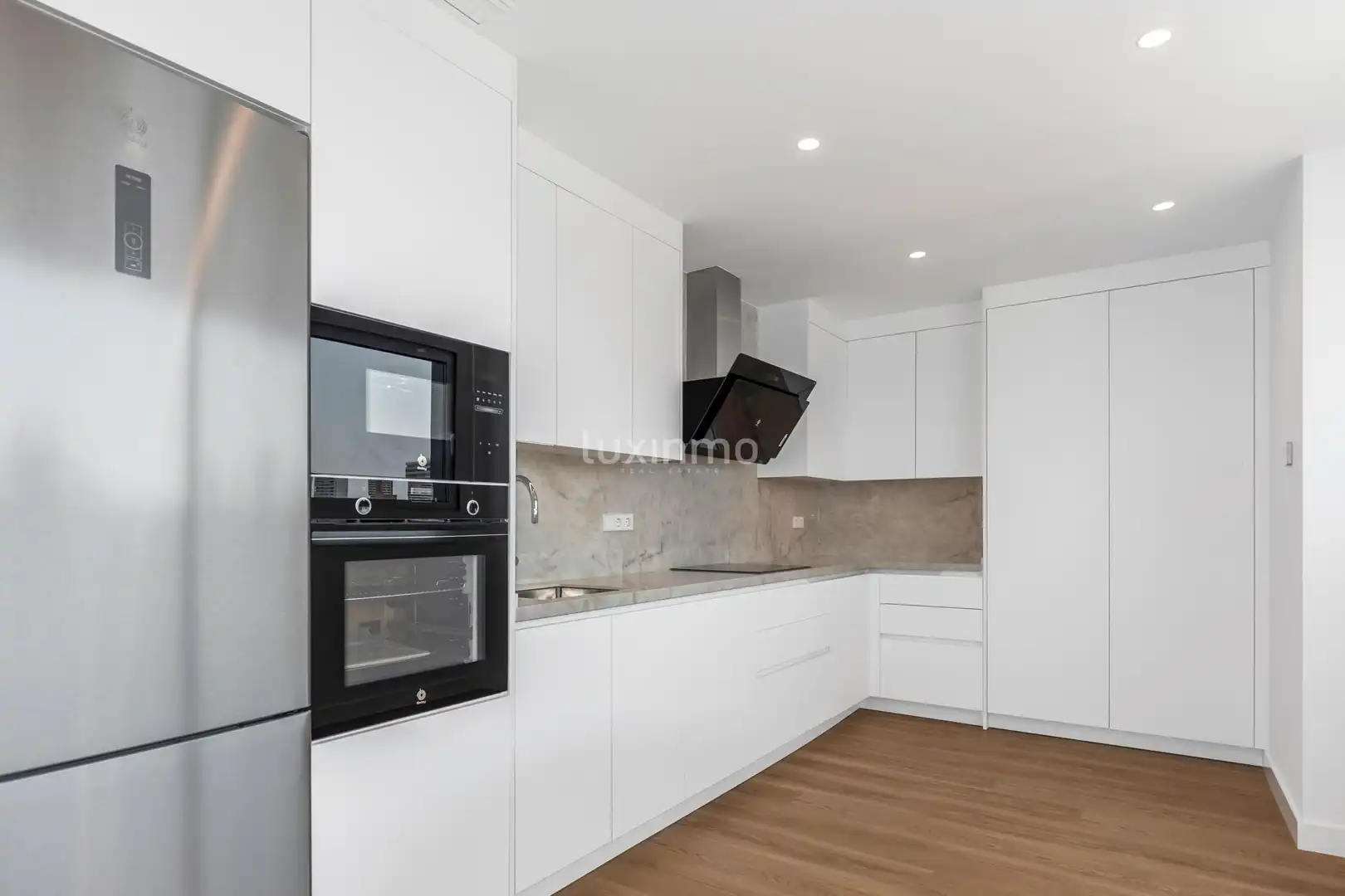 Kitchen of Flat for sale in Benidorm  with Air Conditioner, Heating and Private garden
