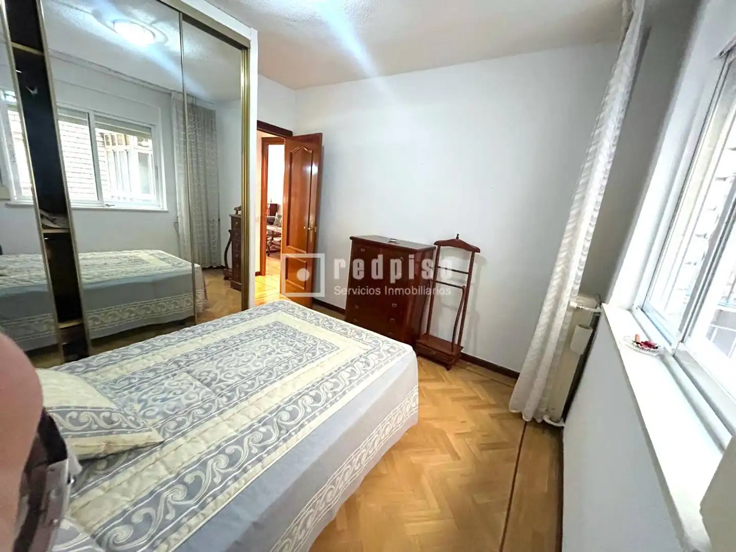 Dormitori de Pis en venda en Madrid amb Calefacció, Parquet i Terrassa