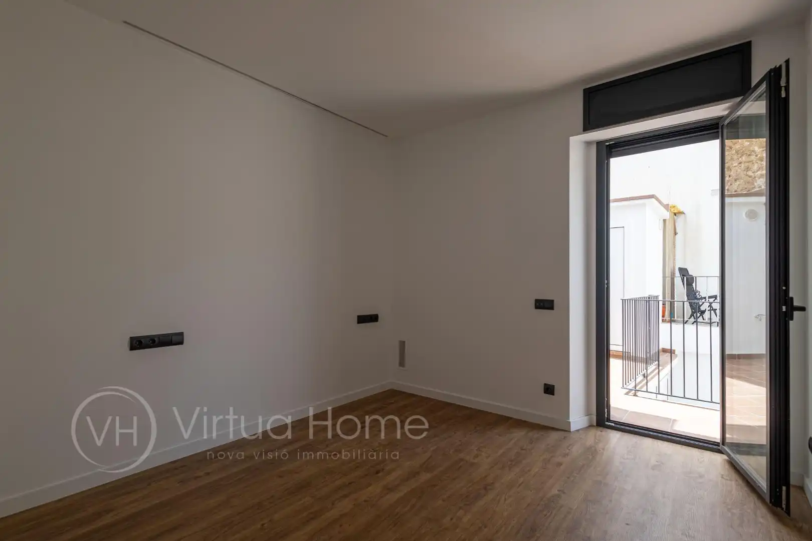 Dormitori de Finca rústica en venda en Calella amb Aire condicionat, Calefacció i Terrassa