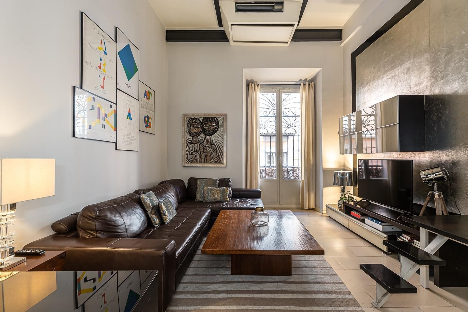 Sala d'estar de Apartament de lloguer en  Madrid Capital amb Aire condicionat, Calefacció i Parquet
