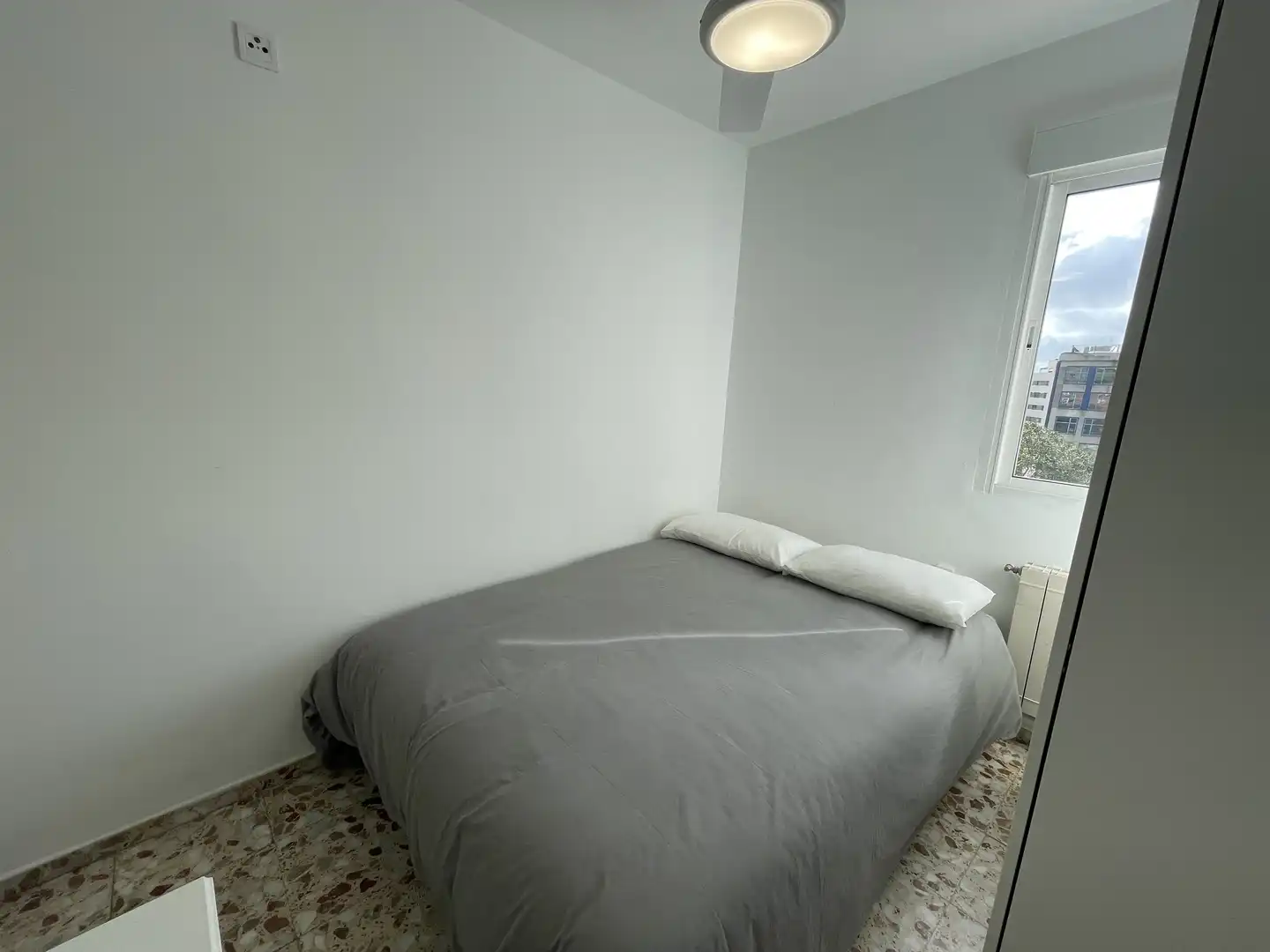 Room in Calle Alcocer, 37, Los Ángeles