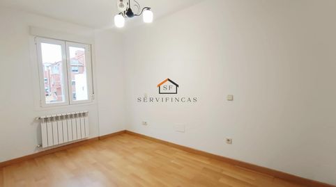 Photo 5 of Flat for sale in Calle de Pablo Rica, 8, San Diego, Madrid Capital