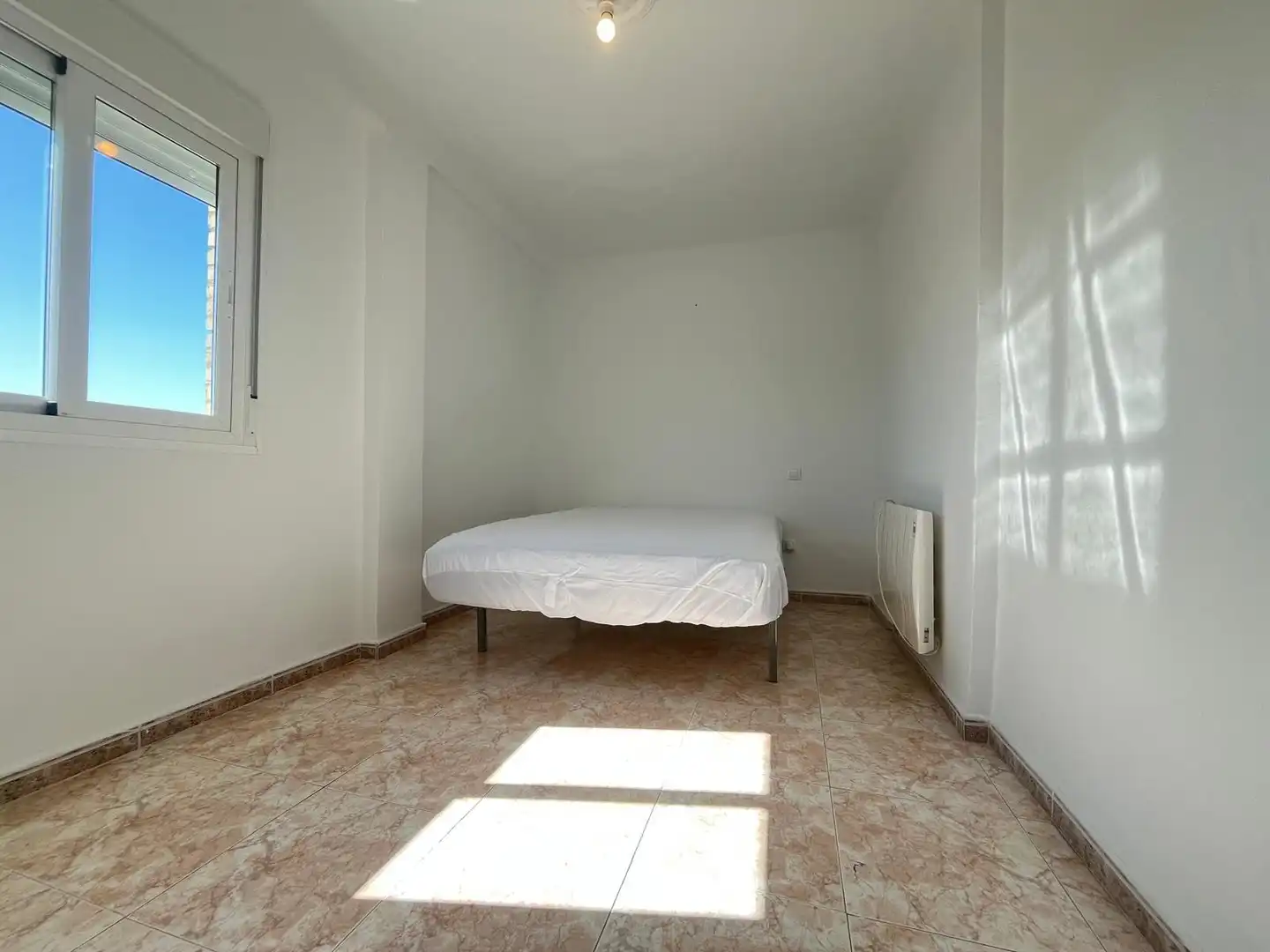 Bedroom of Flat for rent in Dos Hermanas  with Air Conditioner, Terrace and Furnished