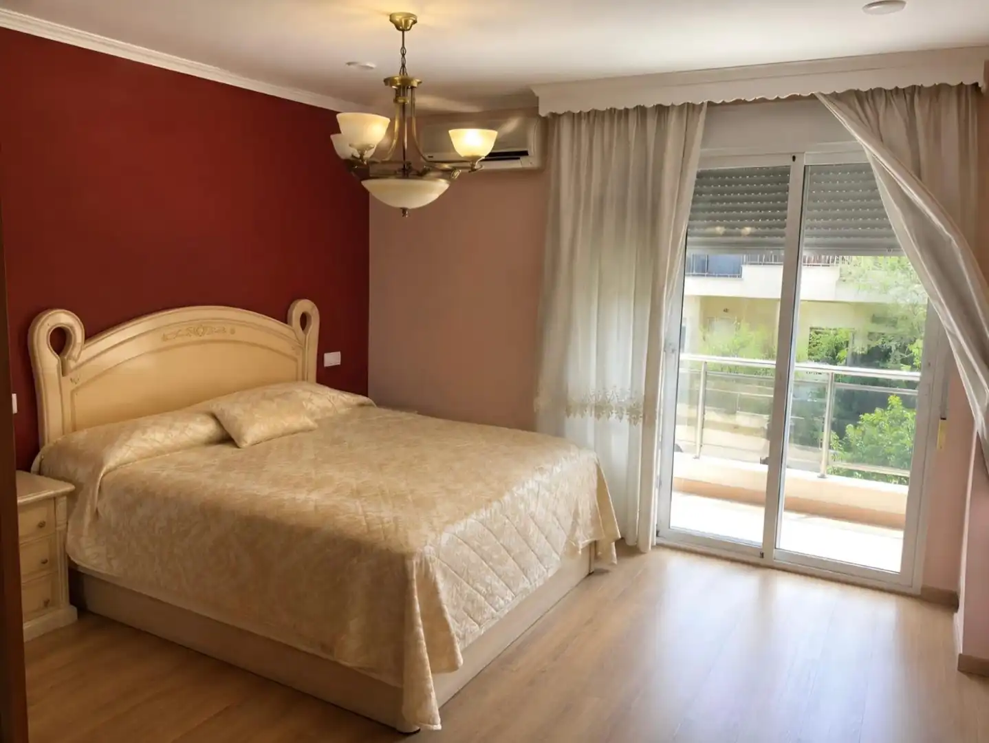 Dormitori de Casa o xalet en venda en Maracena amb Aire condicionat, Terrassa i Moblat