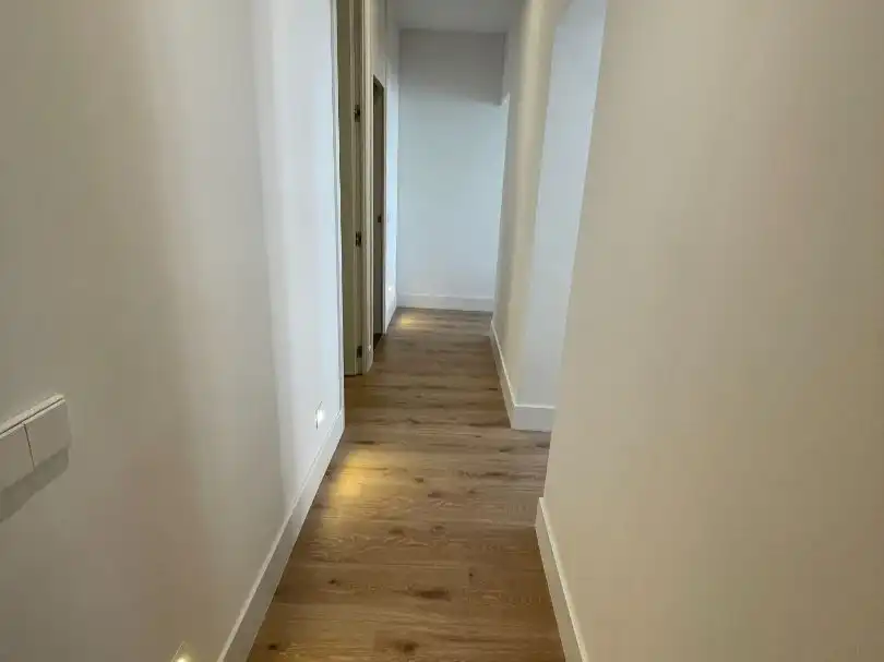 Wohnung zur Miete in  Madrid Capital mit Klimaanlage, Terrasse und Balkon