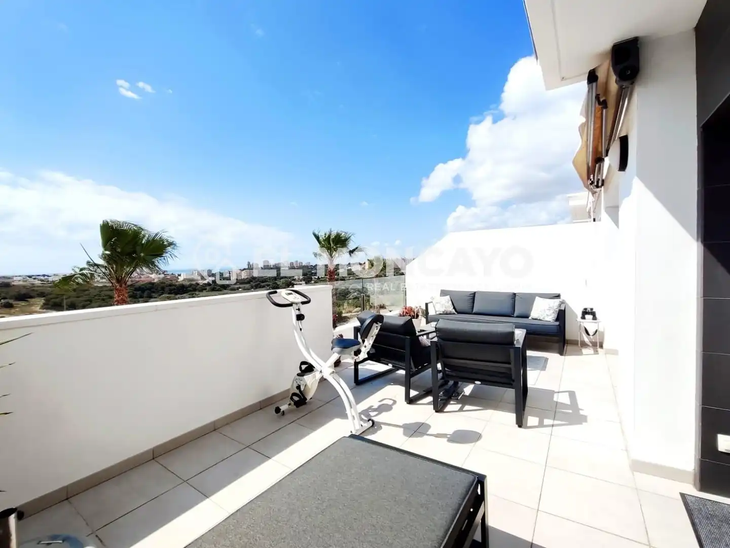 Terrassa de Casa adosada en venda en Orihuela amb Aire condicionat, Calefacció i Jardí privat