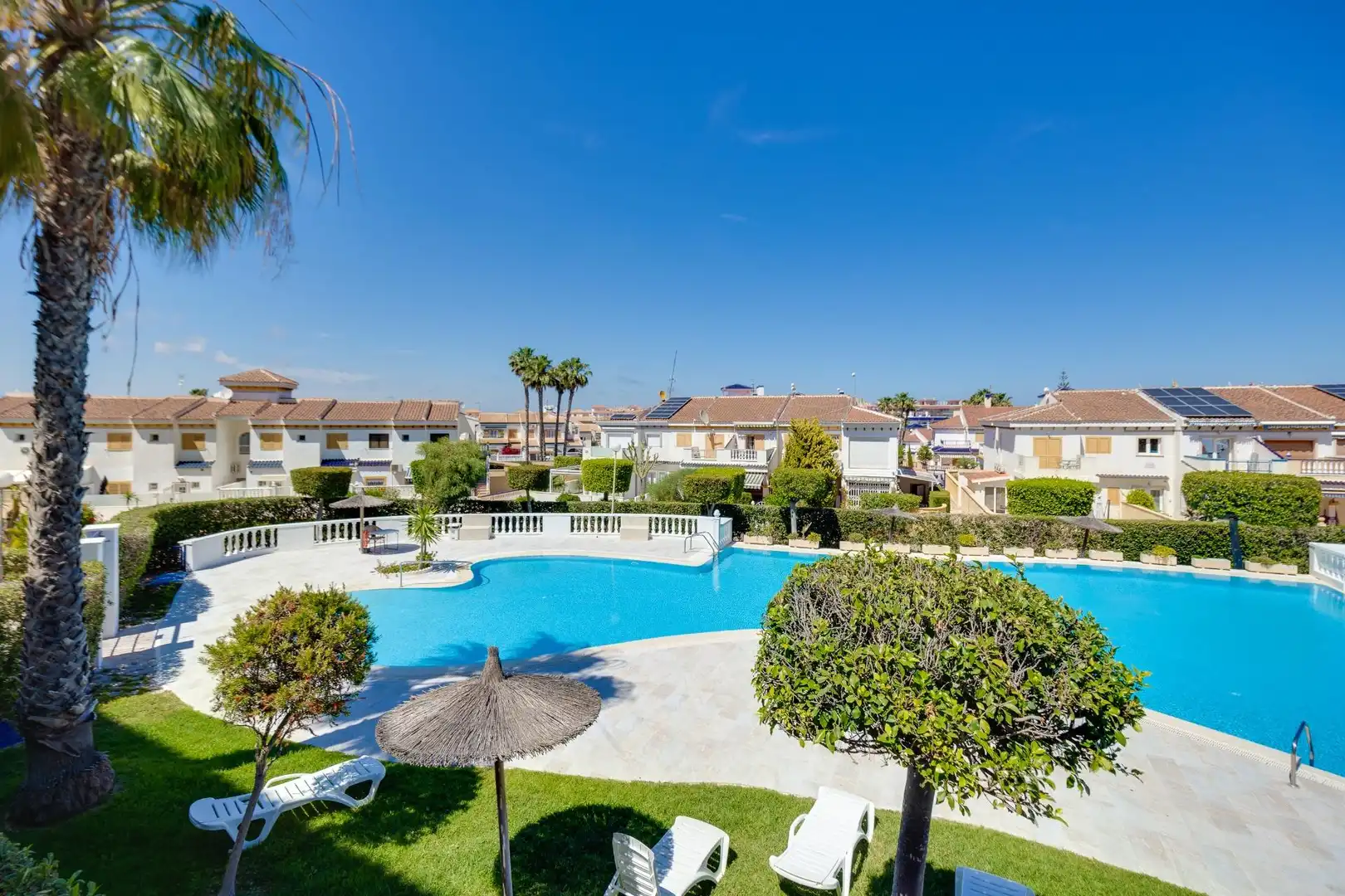 Exterior view of Apartments for sale in Torrevieja  with Terrace, Furnished and Community pool