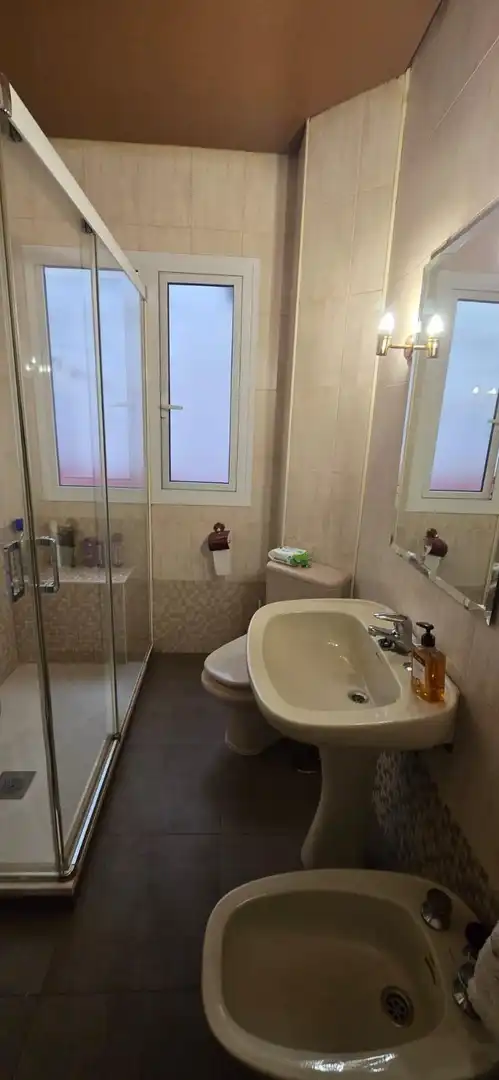 Bathroom of Flat for sale in Sevilla  with Air Conditioner, Terrace and Storage room