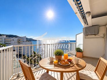 Apartamento con piscina en venta en Carrer de Canyelles 10