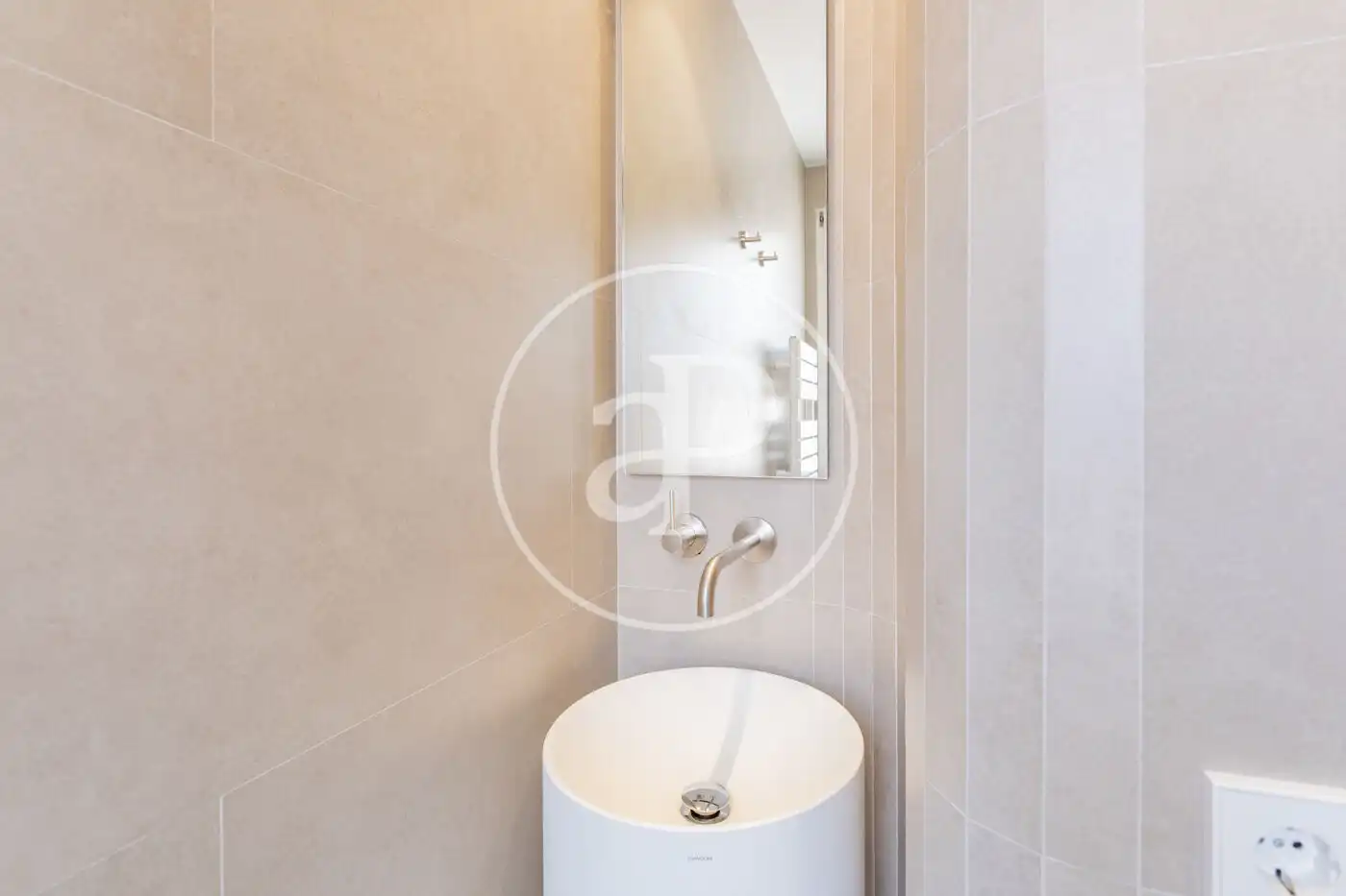 Bathroom of Flat for sale in Madrid  with Air Conditioner, Heating and Furnished