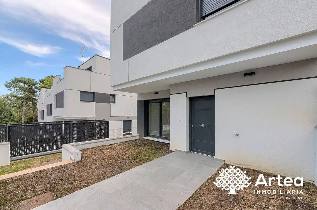 Detached house with terrace for sale in Julian Garaizar Kalea, imagen 9