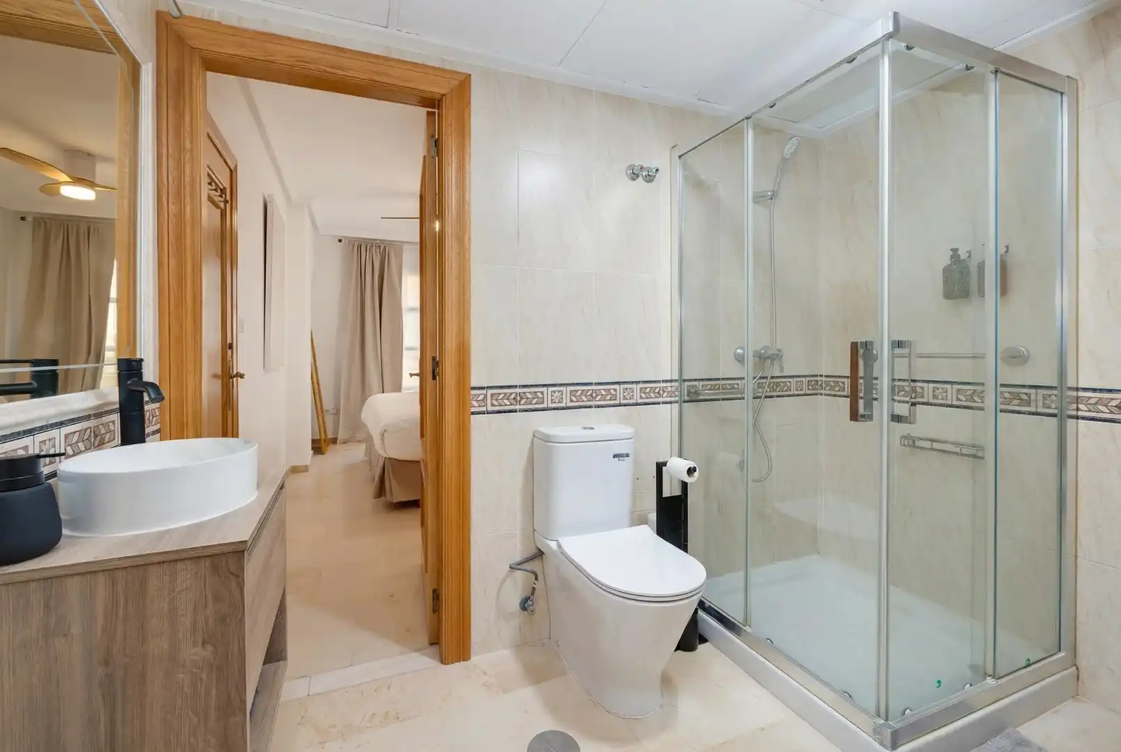 Bathroom of Flat for rent in Torrevieja  with Terrace and Furnished