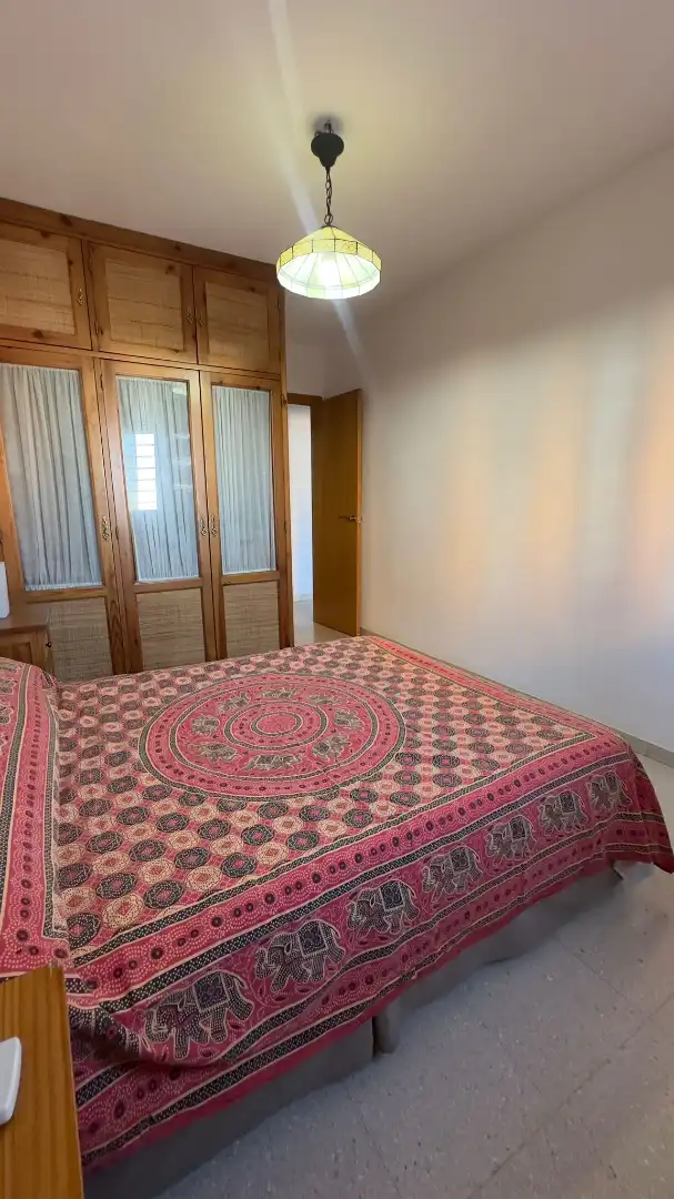Schlafzimmer von Wohnung zum Verkauf in Camas mit Klimaanlage