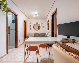 Sala d'estar de Apartament en venda en  Madrid Capital