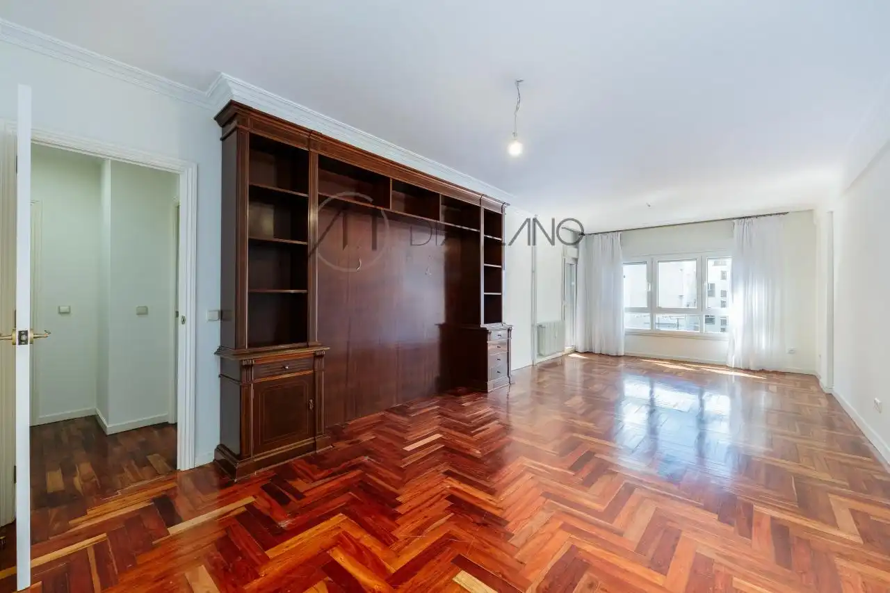Living room of Flat for rent in Vigo   with Heating, Parquet flooring and Terrace
