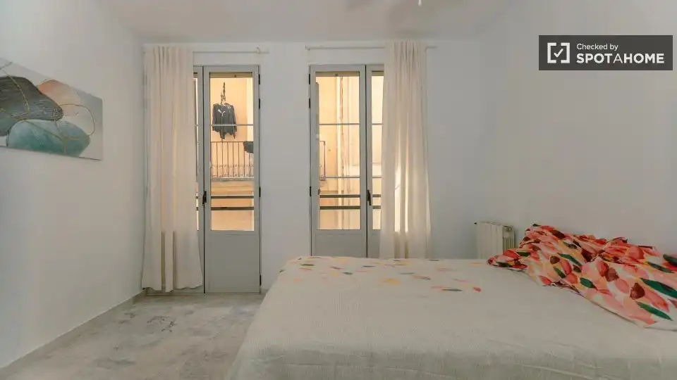 Habitación de Piso de alquiler en Valencia con Aire acondicionado, Calefacción y Amueblado