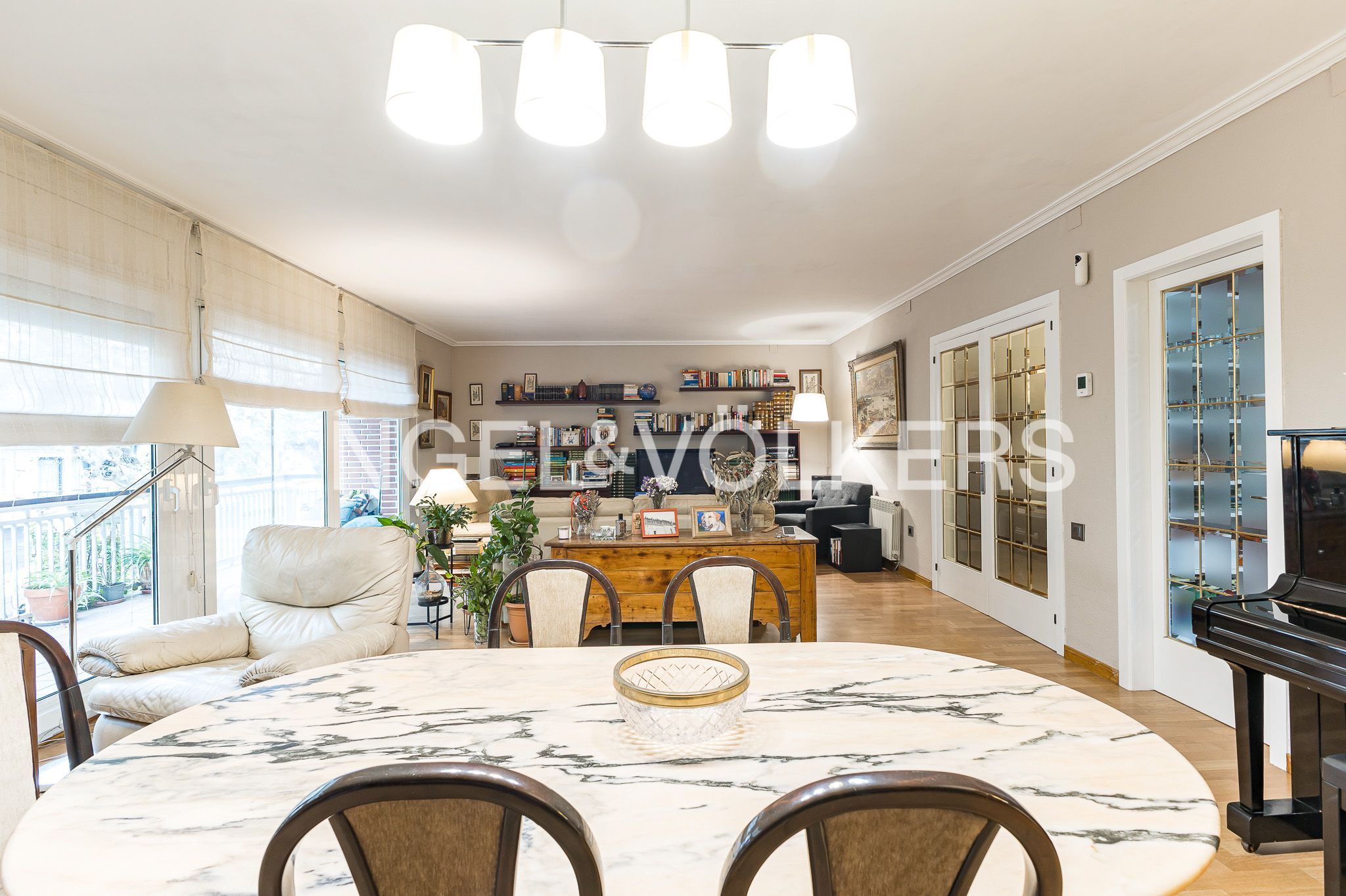 Menjador de Apartament en venda en Sant Boi de Llobregat amb Aire condicionat, Calefacció i Terrassa