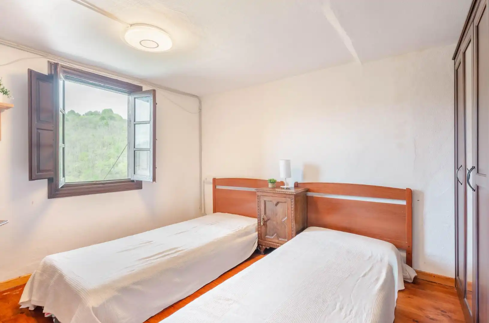 Habitación de Casa adosada en venta en Laviana con Jardín privado y Amueblado