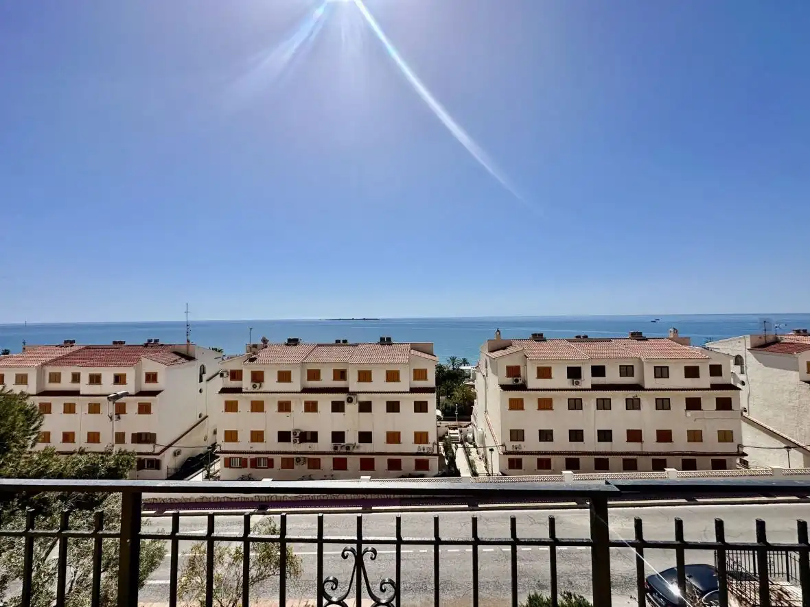 Vista exterior de Apartament en venda en Santa Pola amb Calefacció i Terrassa