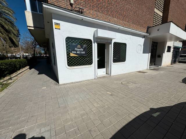 Local comercial en Alquiler en Calle Nazaret en Villafontana - Estoril I