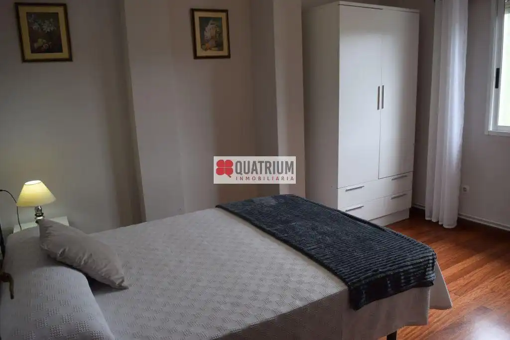 Habitación de Casa o chalet en venta en Santiago de Compostela  con Jardín privado y Trastero