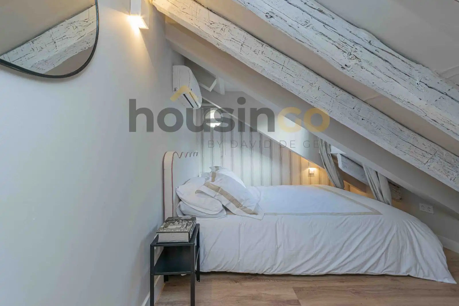 Bedroom of Attic for rent in Madrid  with Air Conditioner, Heating and Parquet flooring
