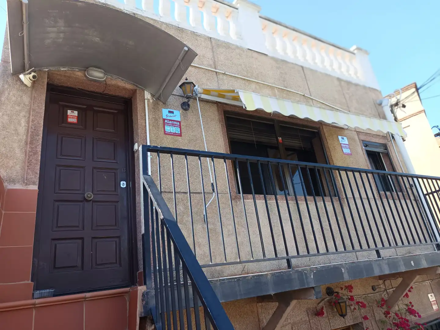 Vista exterior de Casa o xalet en venda en Barcelona amb Calefacció, Parquet i Terrassa