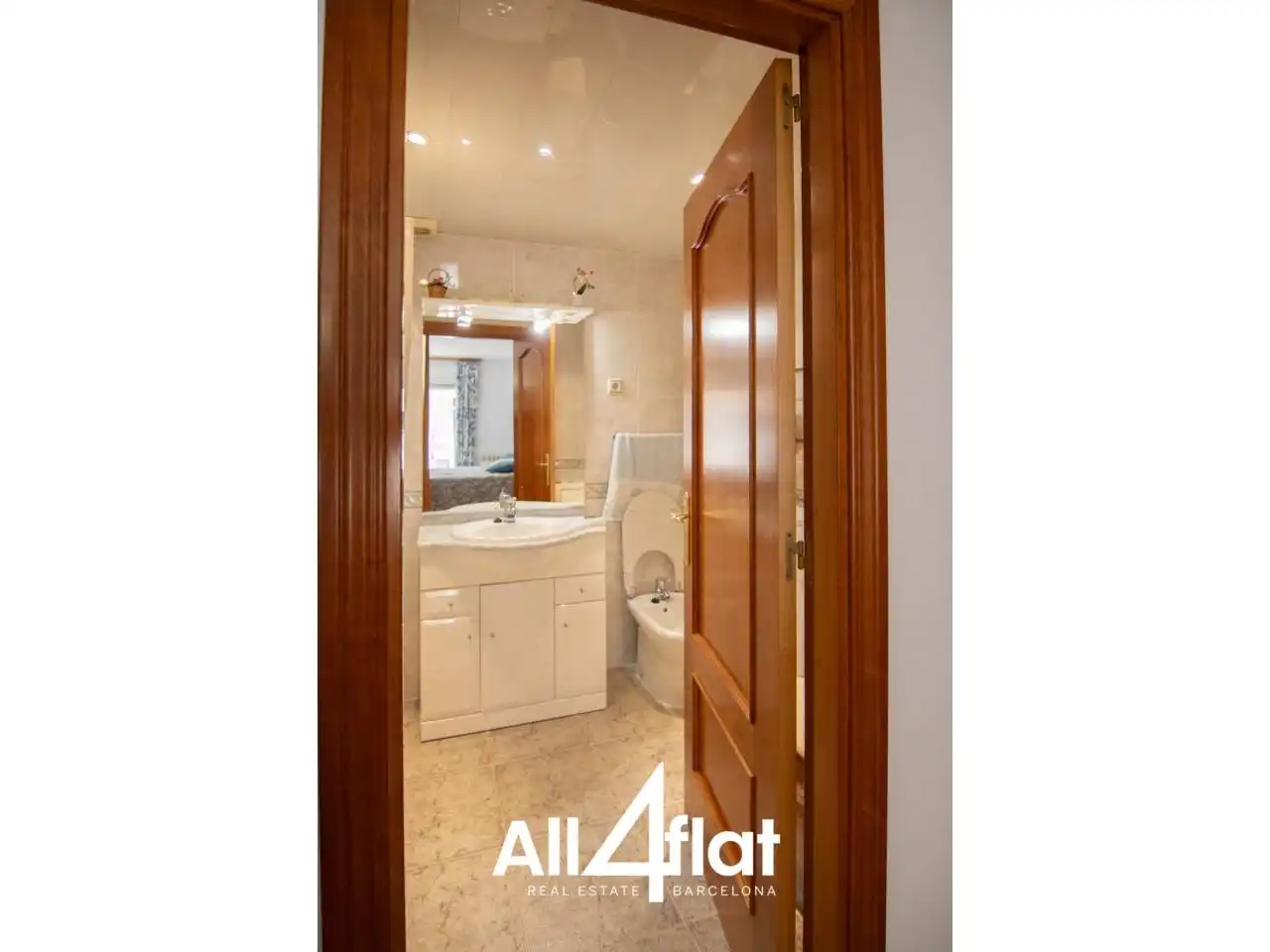 Badezimmer von Wohnung zum Verkauf in Viladecans mit Klimaanlage, Heizung und Balkon