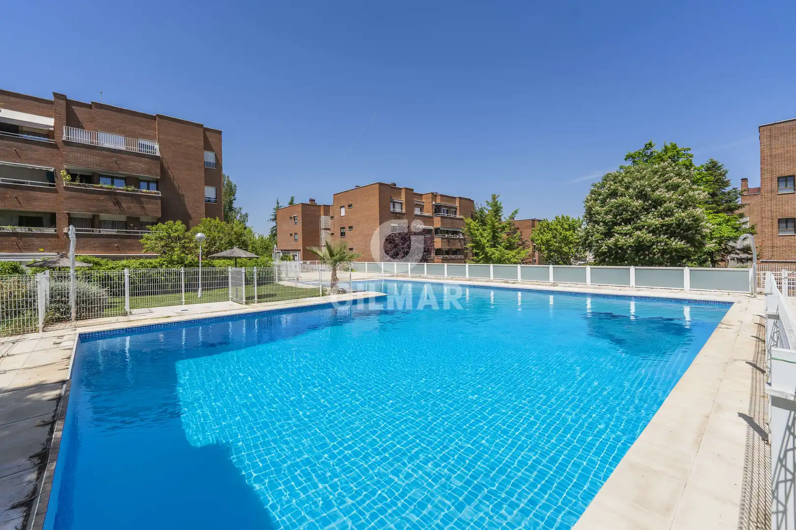 Schwimmbecken von Wohnung zum Verkauf in Pozuelo de Alarcón mit Heizung, Privatgarten und Abstellraum