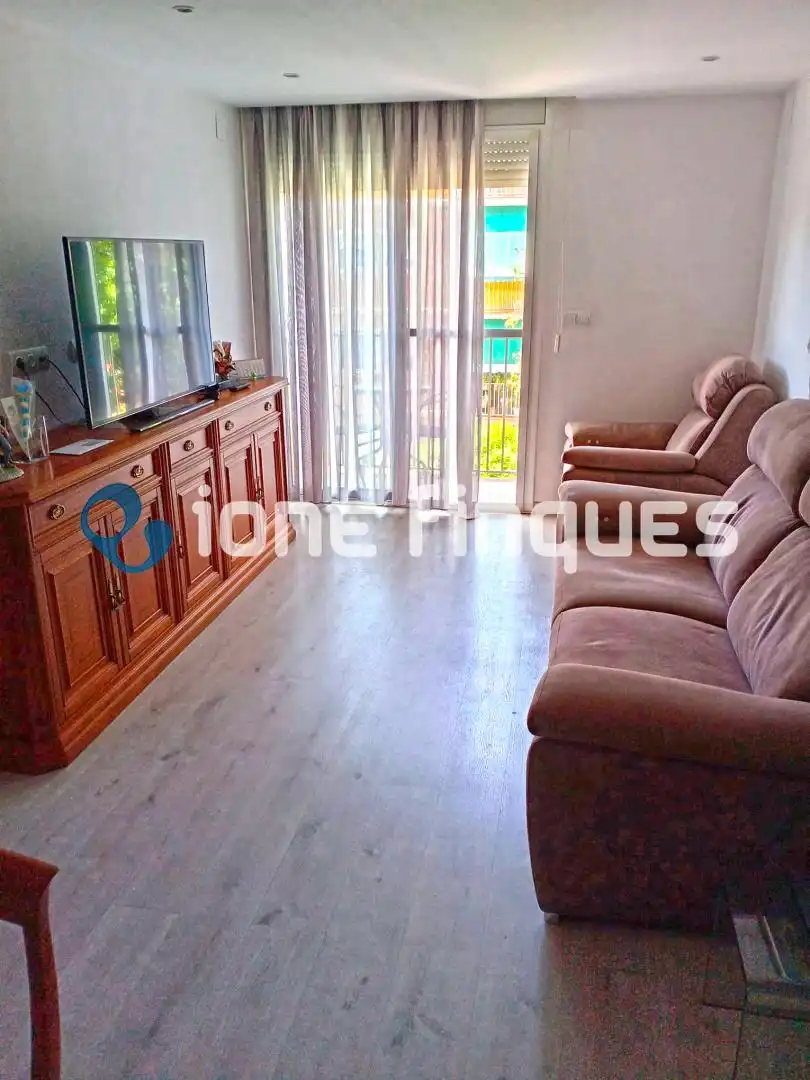Living room of Flat for sale in Badalona  with Heating, Private garden and Balcony