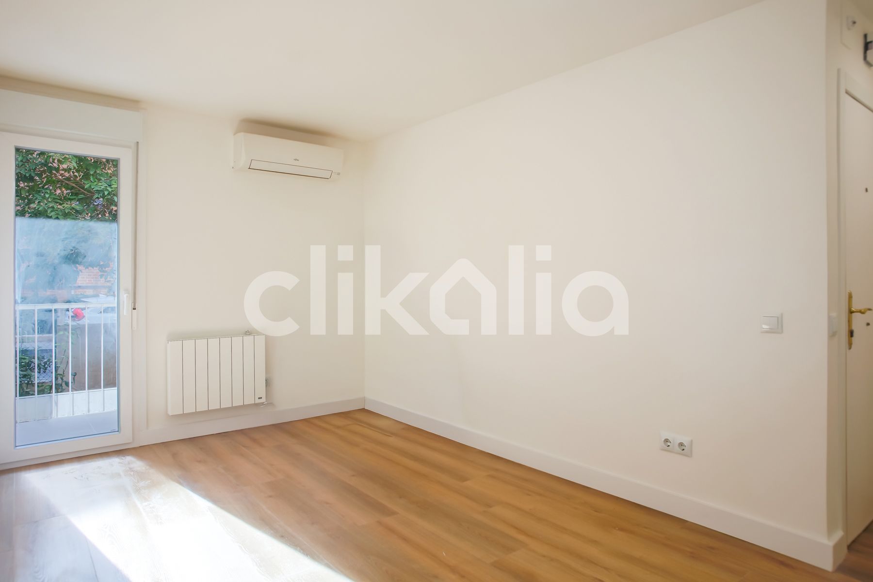 Bedroom of Flat to rent in  Madrid Capital  with Air Conditioner, Heating and Terrace