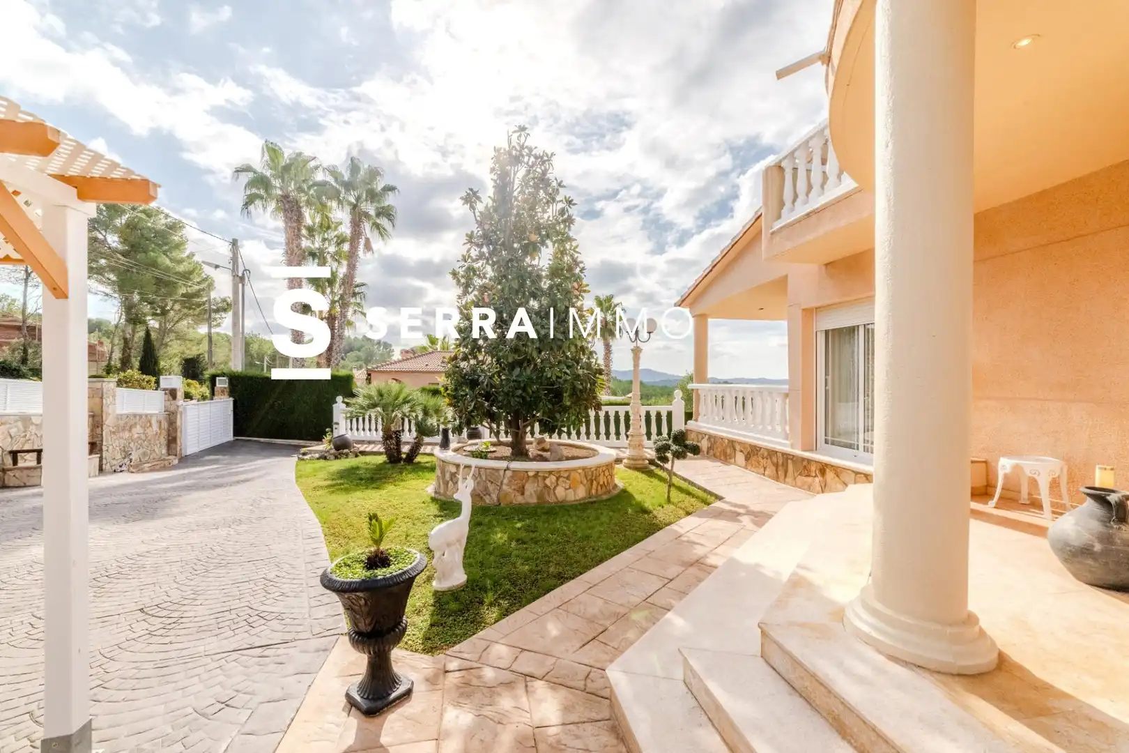 Vista exterior de Casa o xalet en venda en Olivella amb Calefacció, Jardí privat i Terrassa
