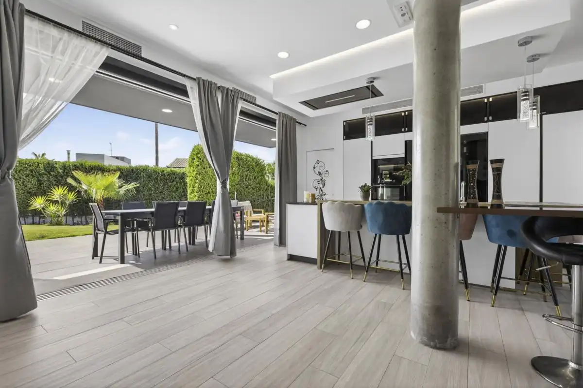 Terraza de Casa o chalet en venta en Bormujos con Aire acondicionado, Calefacción y Jardín privado