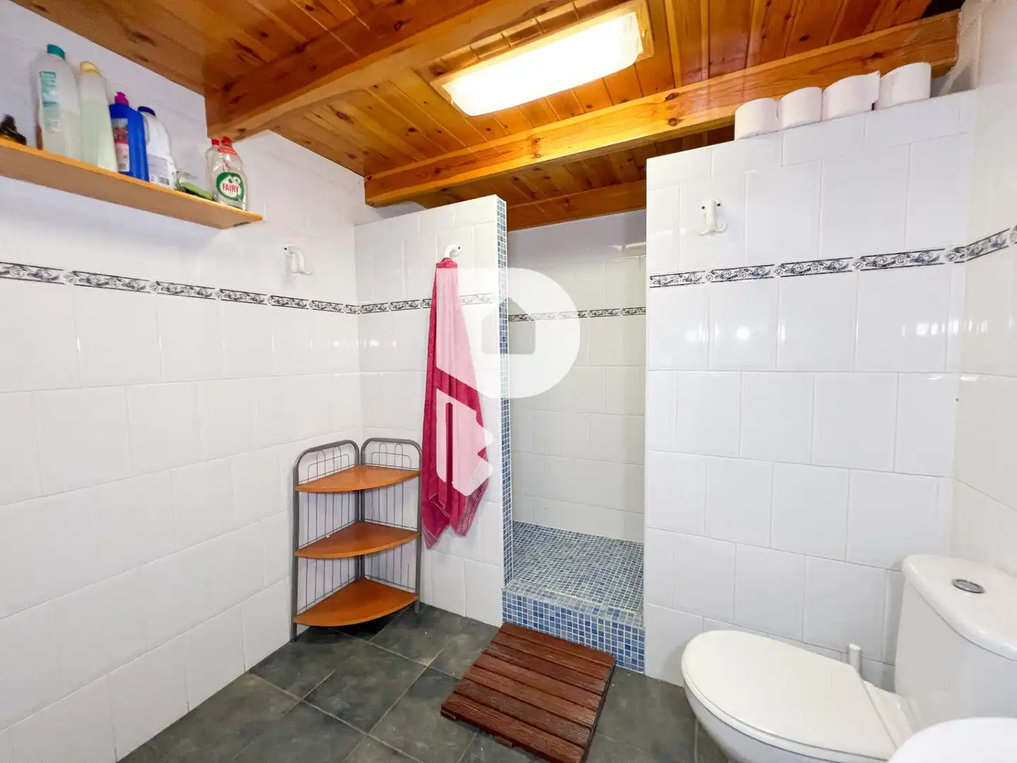 Bany de Casa o xalet en venda en Vallirana amb Calefacció, Jardí privat i Terrassa