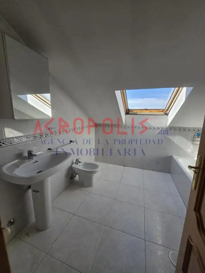 Bathroom of Houses for sale in Villares de Órbigo  with Heating