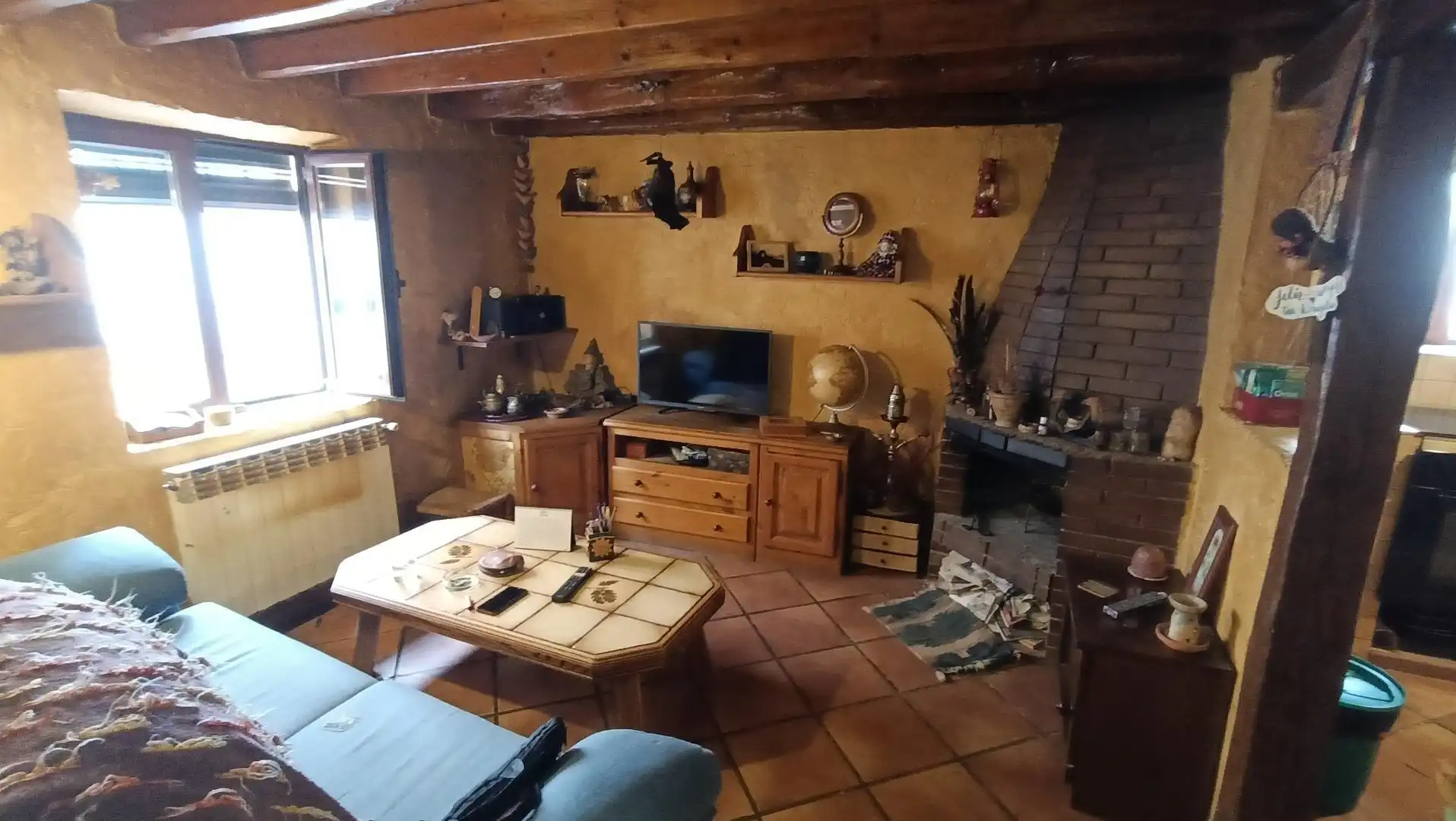 Living room of Detached homes for sale in Madrigal del Monte  with Heating and Terrace