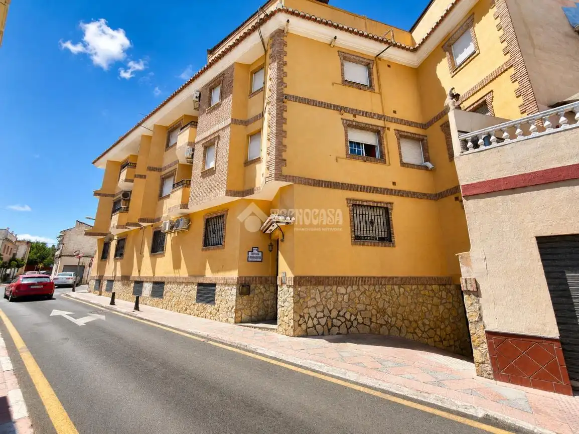 Vista exterior de Piso en venta en Armilla con Aire acondicionado, Parquet y Terraza
