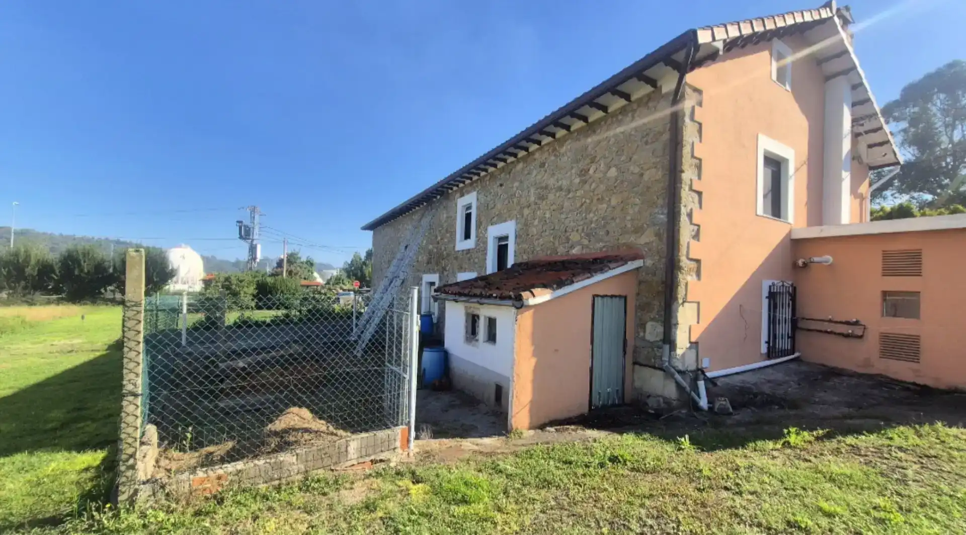 Vista exterior de Casa o xalet en venda en Marina de Cudeyo