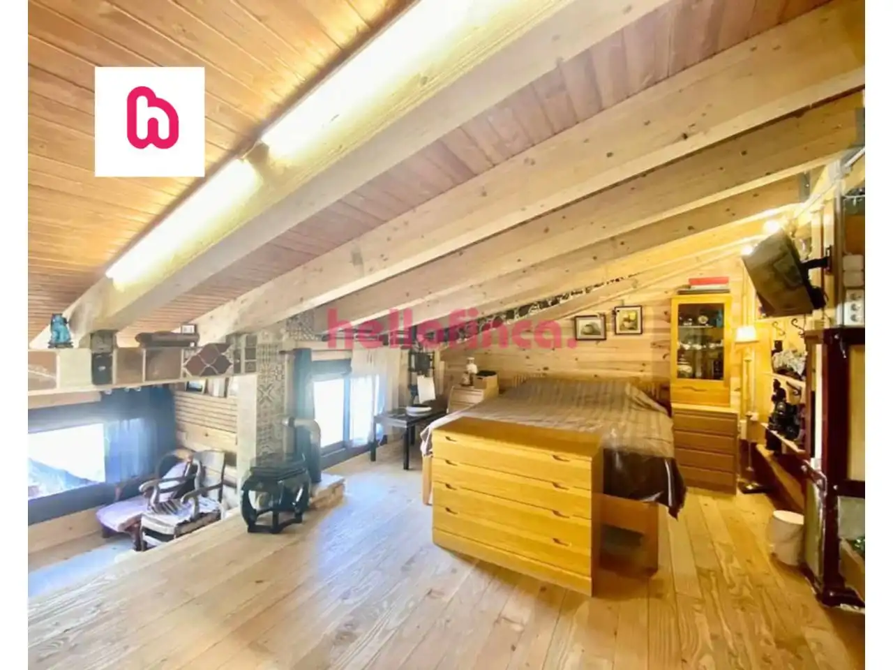 Habitación de Dúplex en venta en Sant Joan Les Fonts con Aire acondicionado, Calefacción y Parquet